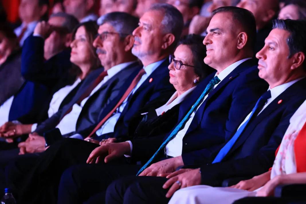 İlk Kadın Vali Lale Aytaman’ın Hayatı Belgesel Oldu 10
